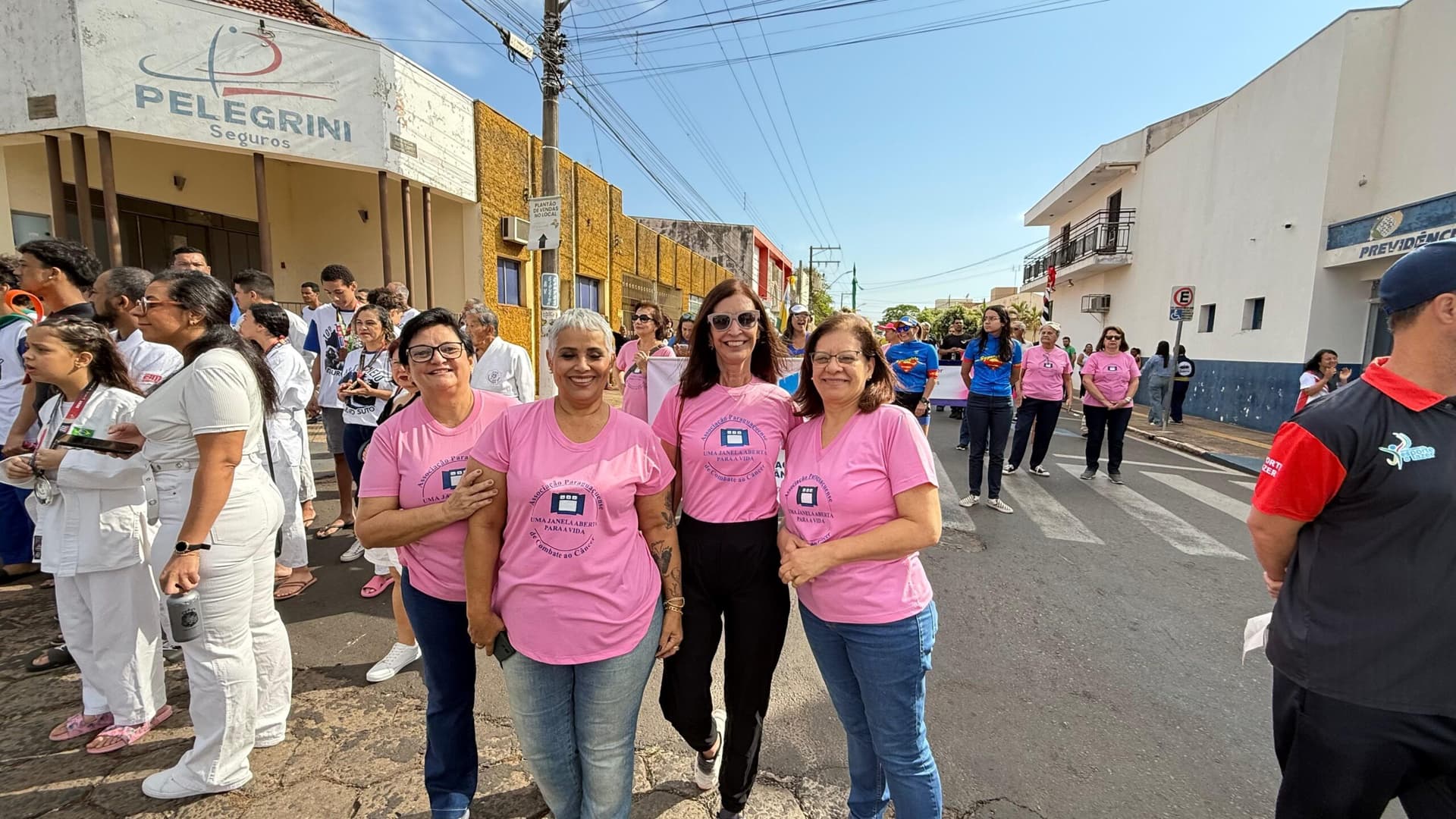 Voluntárias da APCC brilham no desfile do 7 de setembro reafirmando compromisso com a pátria